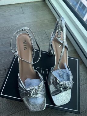 MIA Metallic Silver Knotted Slingback Heels